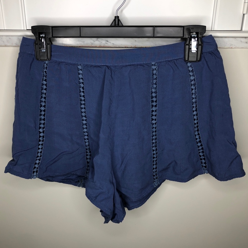 Tobi Periwinkle Crotchet Detail Shorts
